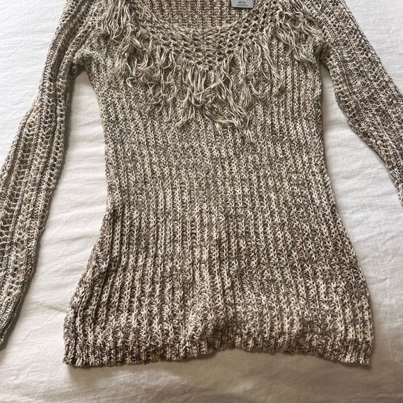 Cute sweater from buckle!! - Picture 6 of 9